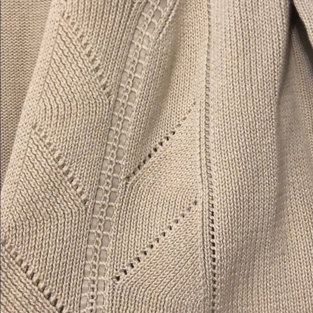 H&M Sweater - Picture 3 of 8